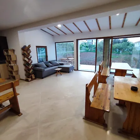 Longoz Къща за гости 3*